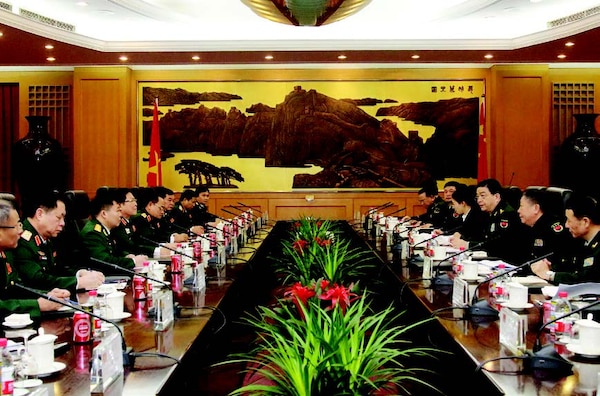 Chinese Defense Minister Chang Wanquan meets with Vietnamese Minister of Defense Ngo Xuan Lich in Beijing, January 13, 2017
(Liu Fang/Xinhua/Alamy Live News)
