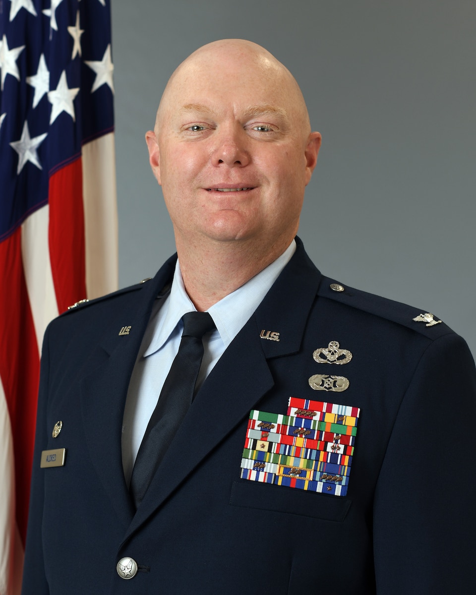 U.S. Air Force Col. Josh Aldred's official portrait