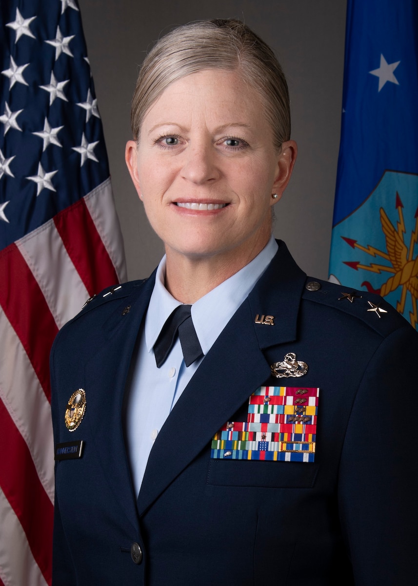 Maj. Gen. Jennifer Hammerstedt official photo