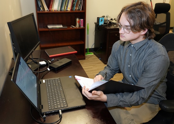 JOINT BASE SAN ANTONIO-FORT SAM HOUSTON – (July 31, 2025) – Mason Trammell, of Rockwall, Texas, a senior attending Boston University, analyzes data in the Directed Energy Health Effects Office at the Tri-Service Research Laboratory.  Trammell is currently assigned as an intern with Naval Medical Research Unit (NAMRU) San Antonio through the Office of Naval Research’s Naval Research Enterprise Internship Program (NREIP). NREIP places college and university students in the Department of the Navy laboratories where they take part in real Naval research for ten weeks during the summer. NREIP gives academically talented college students, graduating seniors, and graduate students pursuing STEM careers the opportunity to learn about Naval research and technology while receiving first-class mentoring by top scientists and engineers. Navy Medicine Research & Development (NMR&D) makes use of multiple channels to recruit and retain critical U.S. Navy medical support personnel. The research commands reach out to the next generation of scientists through conferences, STEM events, internships and career days, and support recruiting efforts early in undergraduate and graduate programs. NAMRU San Antonio, part of NMR&D, conducts gap-driven combat casualty care, craniofacial, and directed energy research in support of Navy, Marine Corps and joint U.S. warfighter health readiness and lethality while engaged in routine and expeditionary operations. (U.S. Navy photo by Burrell Parmer, NAMRU San Antonio Public Affairs/Released)