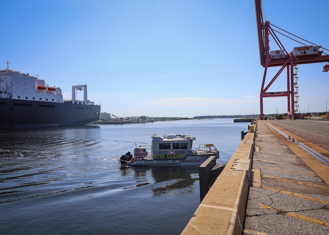 Marine Corps Slipway Survey Supports Prepositioning, Hurricane Readiness