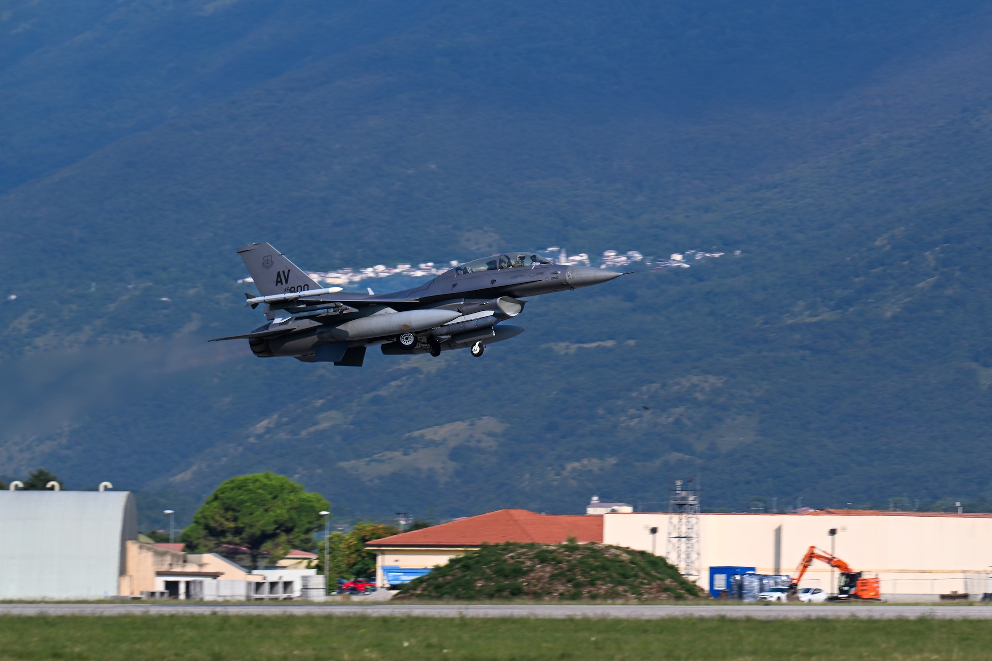 An F-16 takes off.