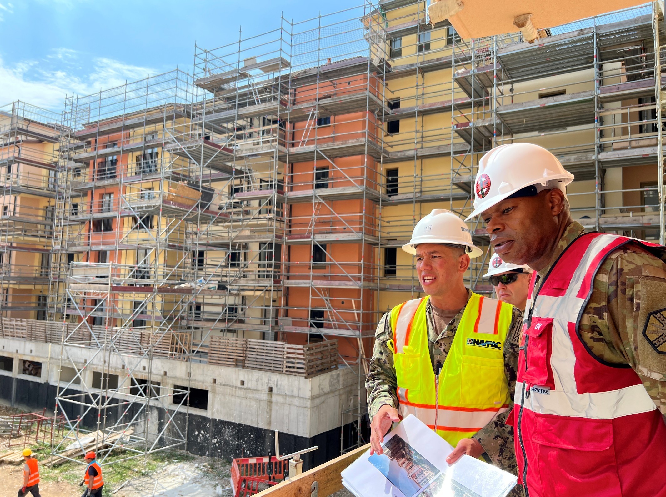 Senior IMCOM leader visits U.S. Army Garrison Italy \u003e Joint Base San Antonio  \u003e News, image size:2131x1590