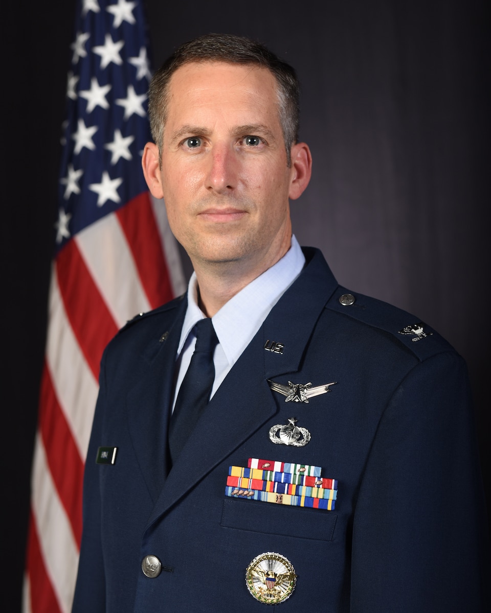 Col Tringe official photo