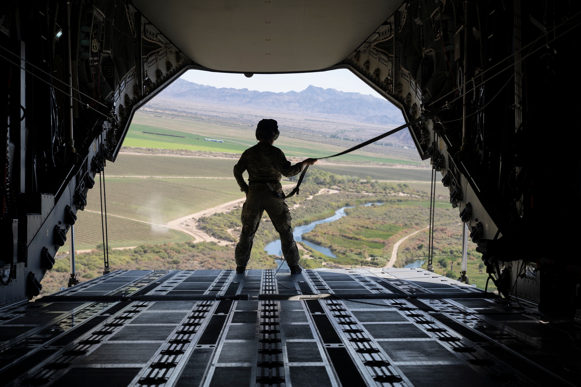 uring Emerald Warrior 25.2, Air Force Special Operations Command validated its Special Operations Task Group and Special Operations Task Unit (SOTU) force presentation, demonstrating its ability to deliver flexible and focused capabilities across the spectrum of warfighting functions.