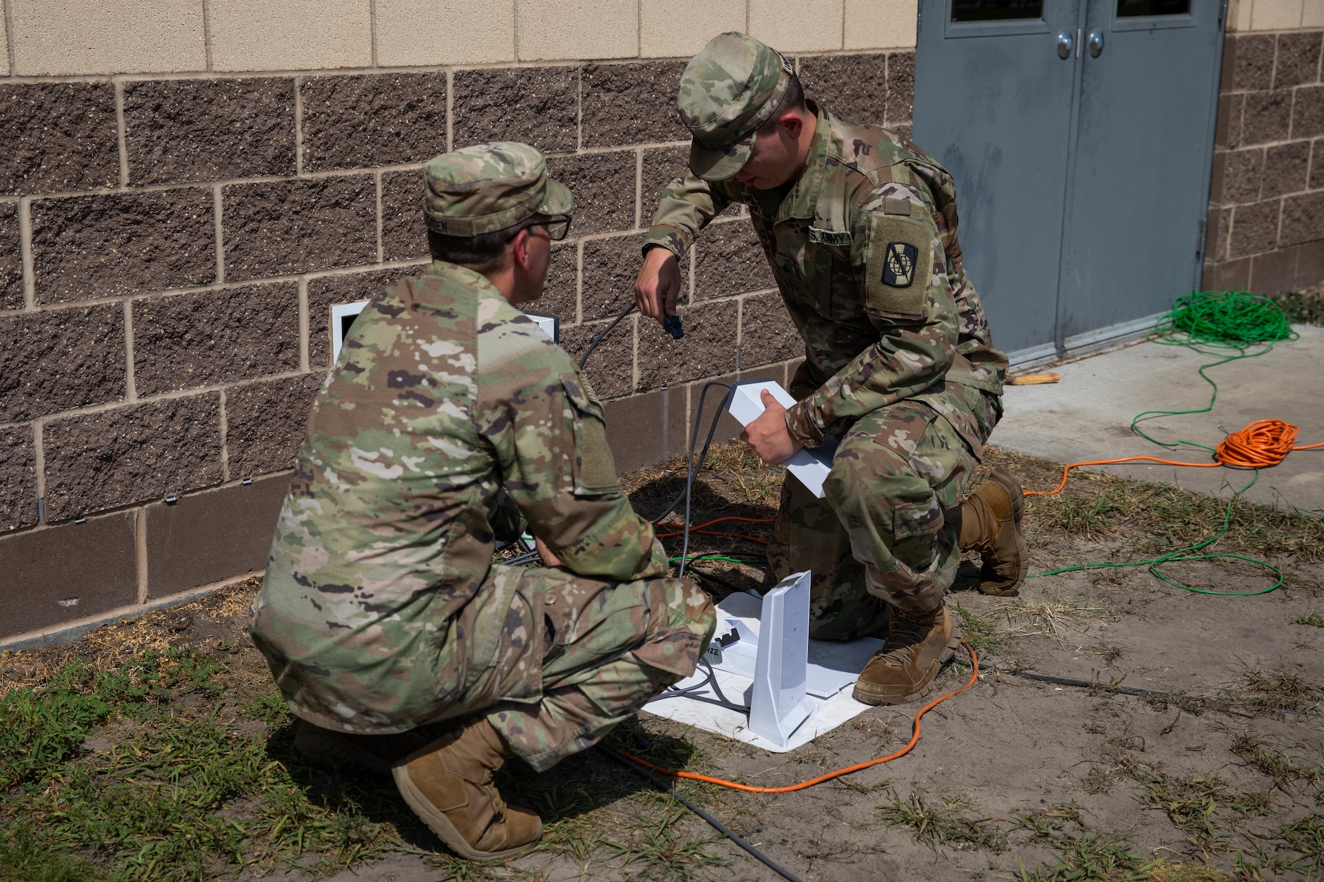 Army Reserve Soldiers use SpaceX's Starshield technology for faster, more convenient military communication