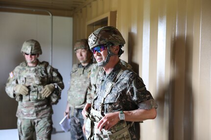 Republic of Korea and U.S. Army Commanders Emphasize Wet Gap Crossing Operations
