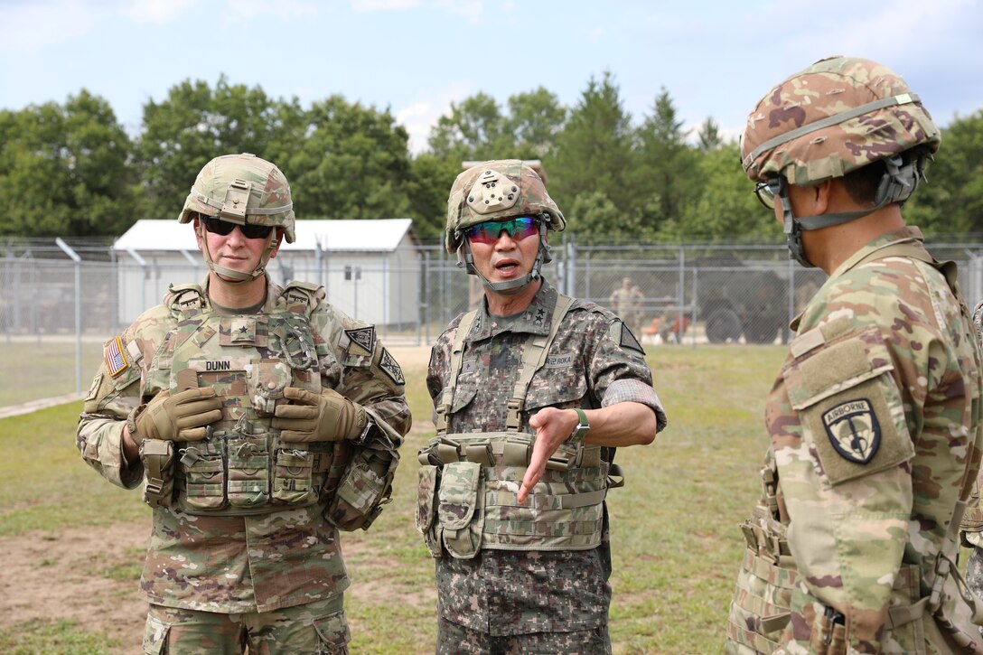 Republic of Korea and U.S. Army Commanders Emphasize Wet Gap Crossing Operations