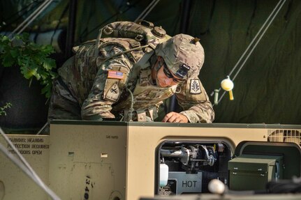 Army Reserve Soldiers bring the thunder in Global Strike