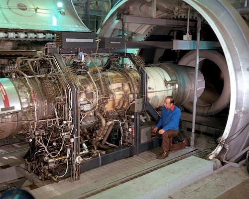 A Pratt & Whitney F100 engine undergoes testing in a NASA control room, Aug. 27, 2009.