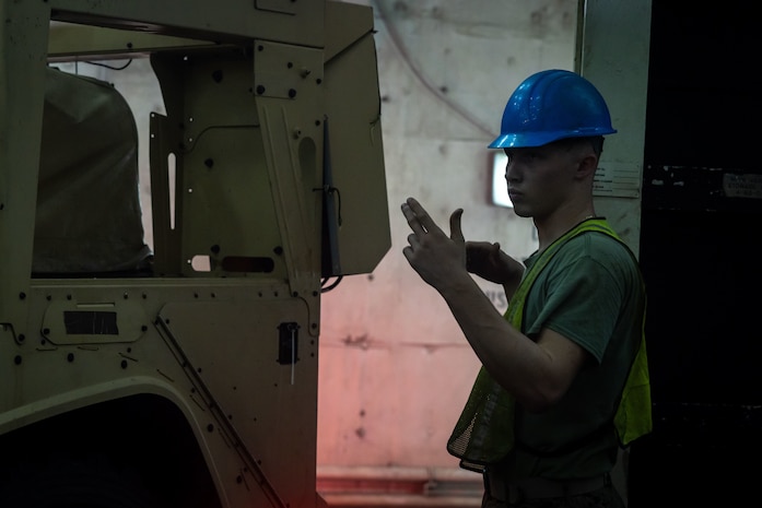 22nd MEU(SOC) | LCAC Onboard Operations Aboard USS San Antonio