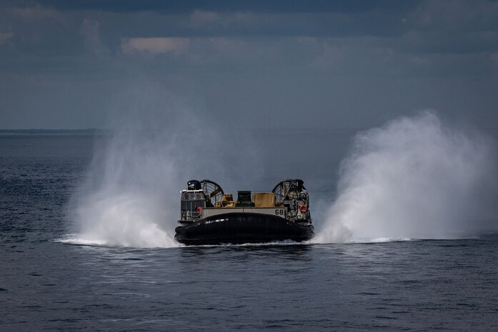 22nd MEU(SOC) | LCAC Onboard Operations Aboard USS San Antonio