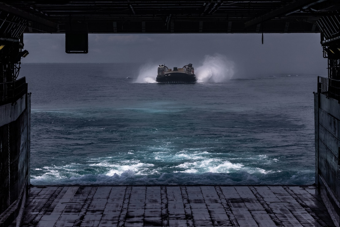 22nd MEU(SOC) | LCAC Onboard Operations Aboard USS San Antonio