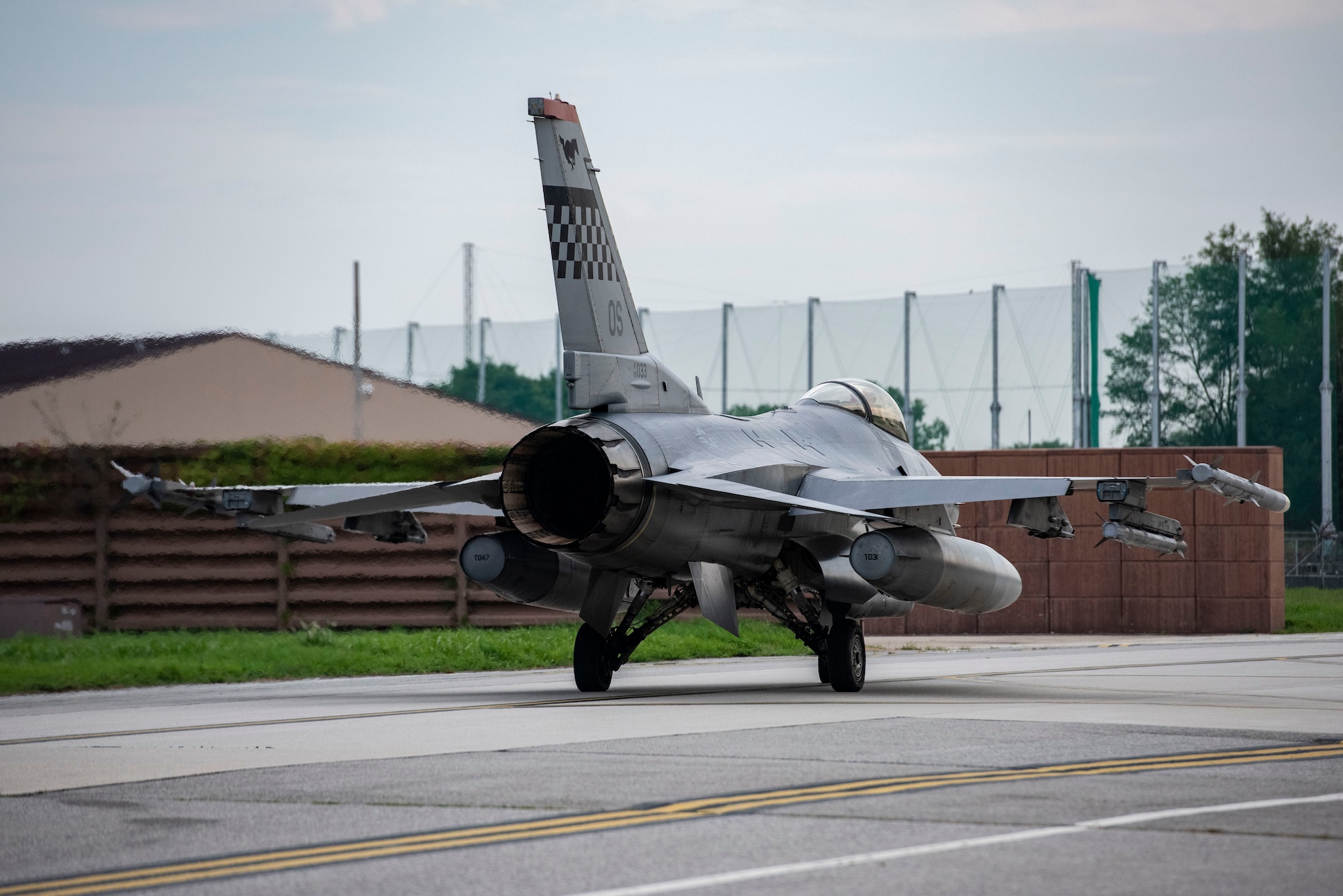 A U.S. Air Force F-16 Fighting Falcon, assigned to the 36th Fighter Squadron, taxis during Ulchi Freedom Shield 25 at Osan Air Base, Republic of Korea, Aug. 18, 2025.