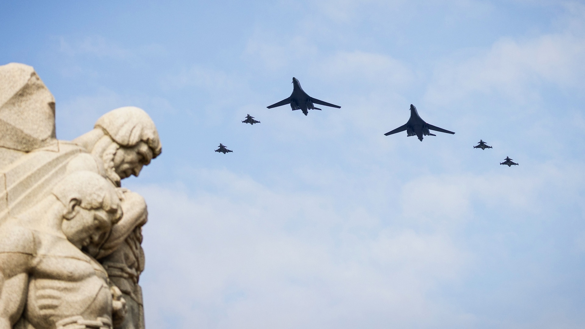 Jets flying in the sky
