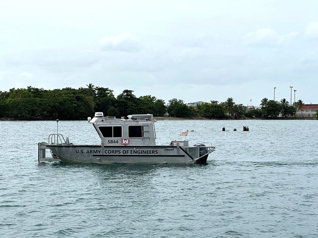Marine survey vessel