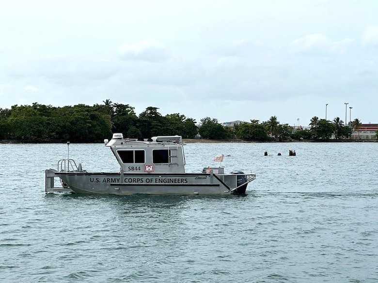 Marine survey vessel