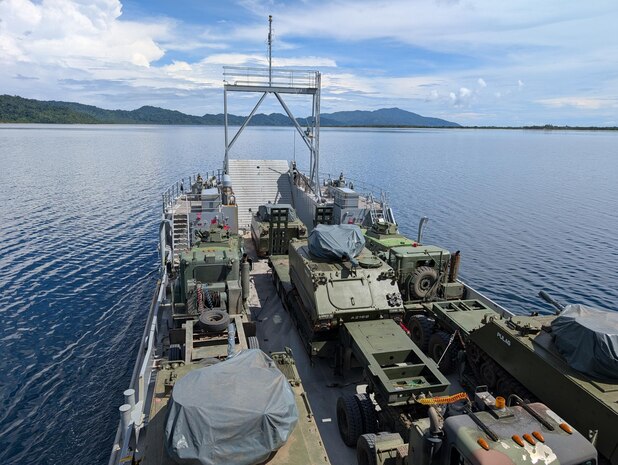 U.S. Army watercraft LCU 2025 “Kings Mountain” executes strategic lift of combat vehicles during SABAK 25, reinforcing the critical role of maritime logistics in enabling warfighting capabilities across the Indo-Pacific. This operation underscores the importance of agile, distributed sustainment in a contested theater.