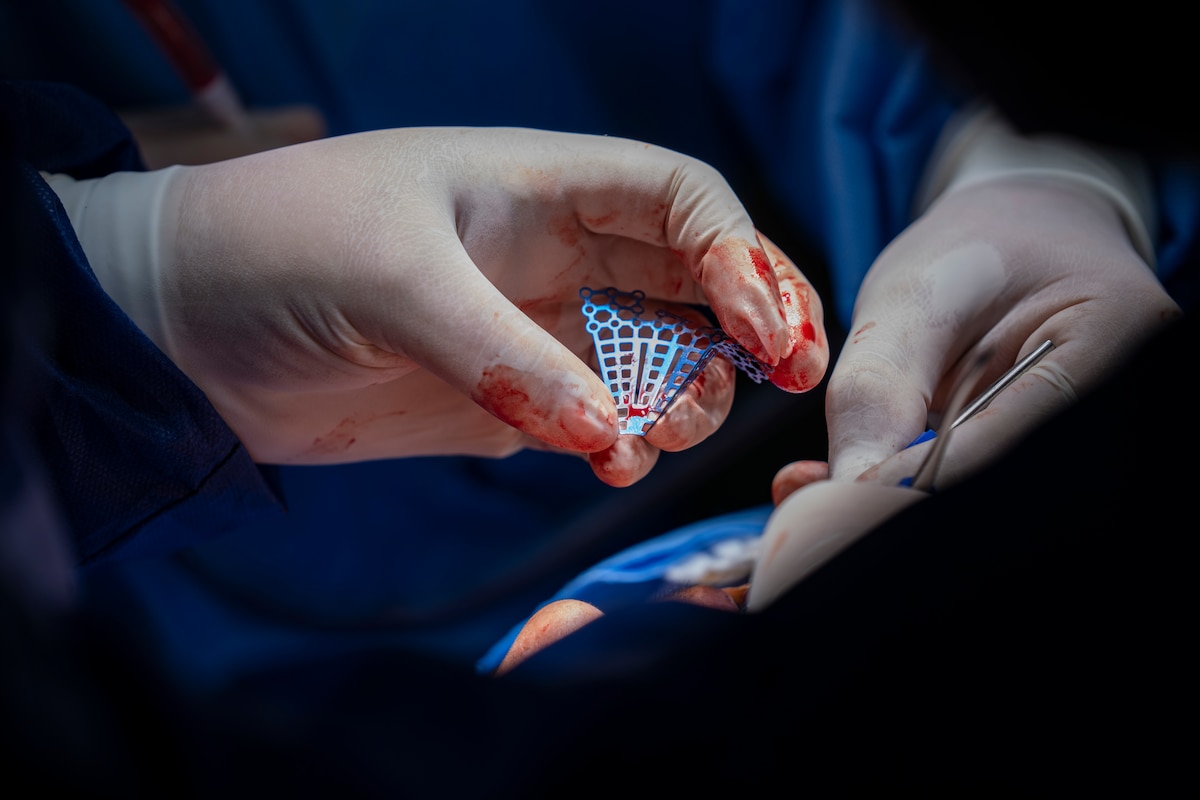 Image of medical professionals treating a patient.