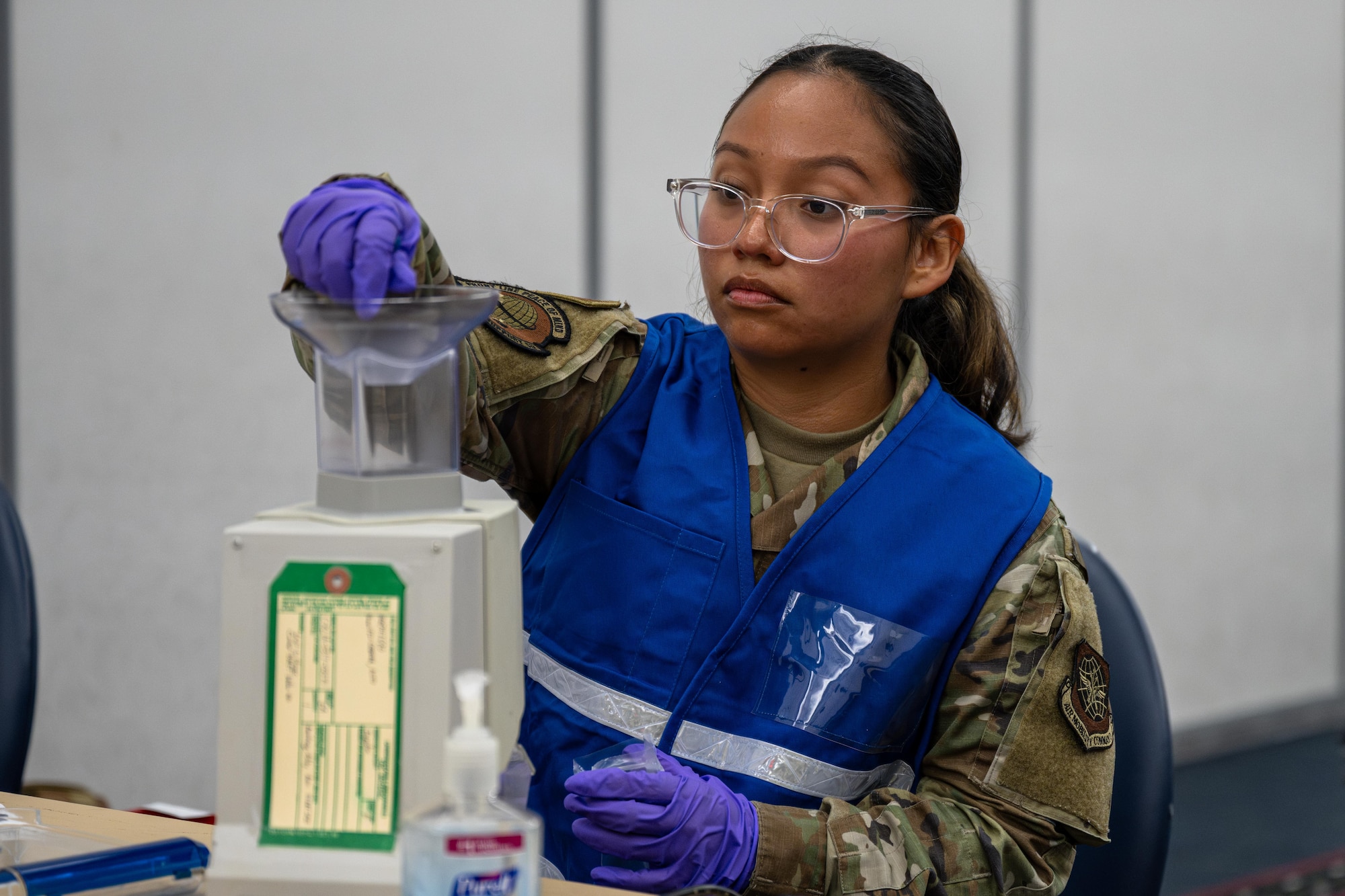 Airman sorts medication
