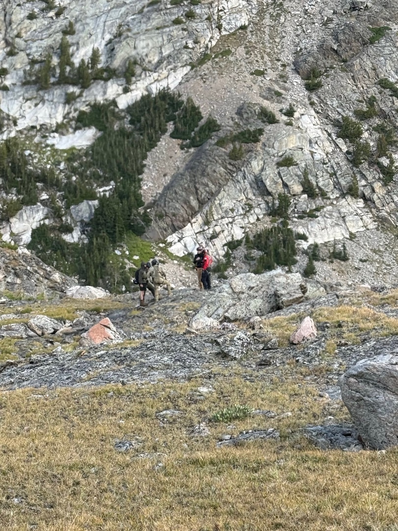 A HH60M Black Hawk medical evacuation helicopter of the Montana Army National Guard’s 1-189th General Support Aviation Battalion rescues three hikers from the Princess Lake area of the Absaroka-Beartooth Wilderness on Aug 17, 2025.