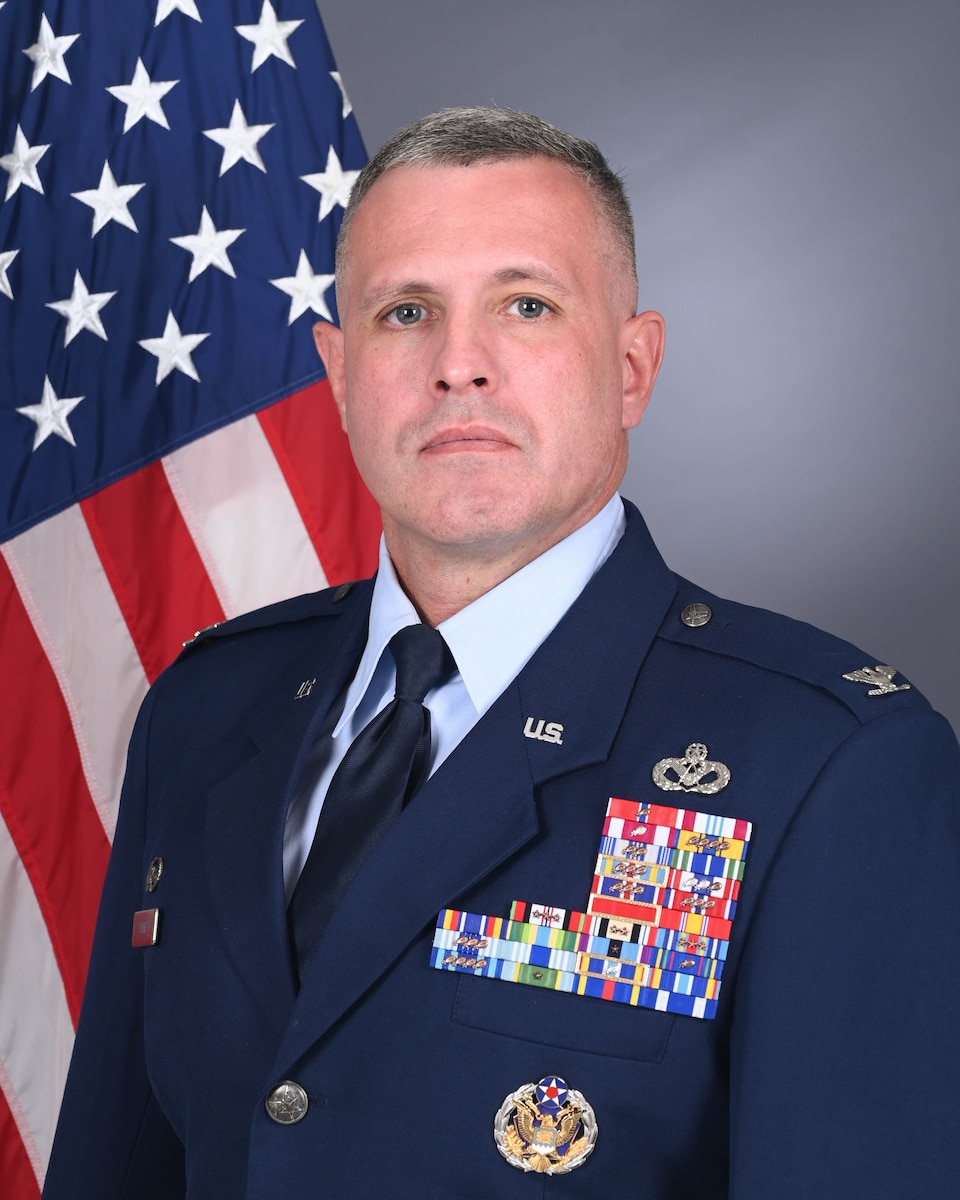 Col. Raymond E. Kerr official photo