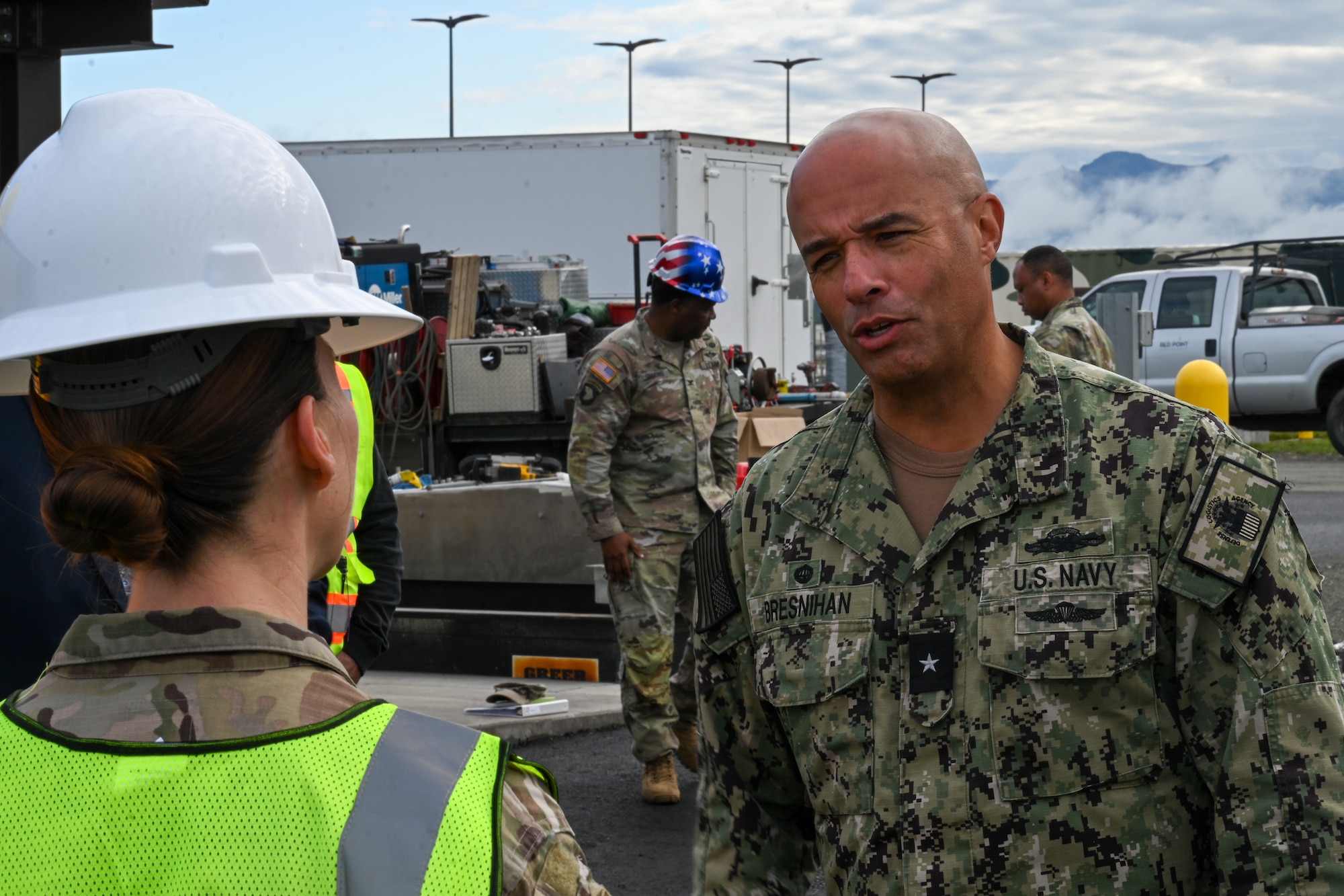 Commander of DLA Energy visits JBER.