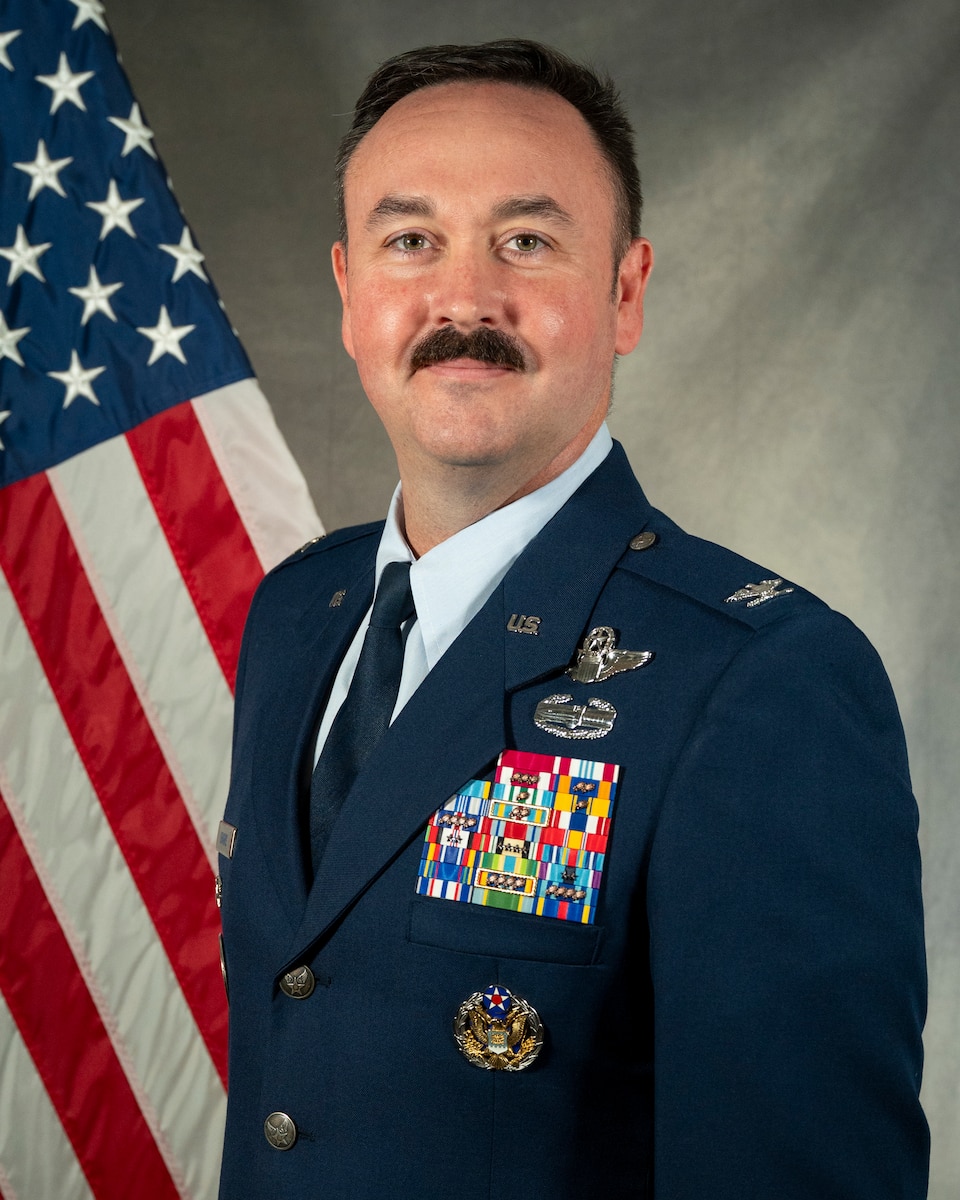 A portrait of U.S. Air Force Col. Theodore Shanks in blues