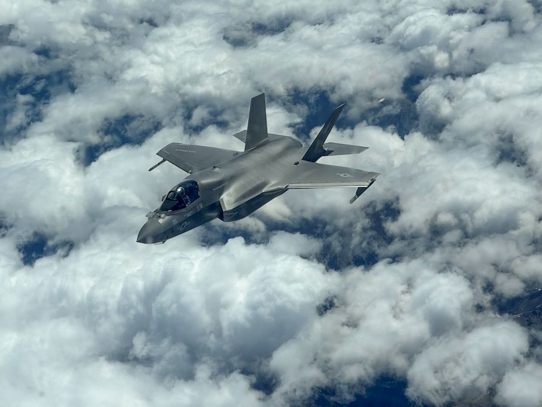 A U.S. Marine Corps F-35B Lightning II assigned to Marine Fighter Attack Squadron (VMFA) 533, Marine Aircraft Group 31, 2nd Marine Aircraft Wing, flies to Joint Base Elmendorf-Richardson, Alaska