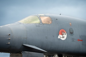 A B-1 Lancer receives fuel from a truck