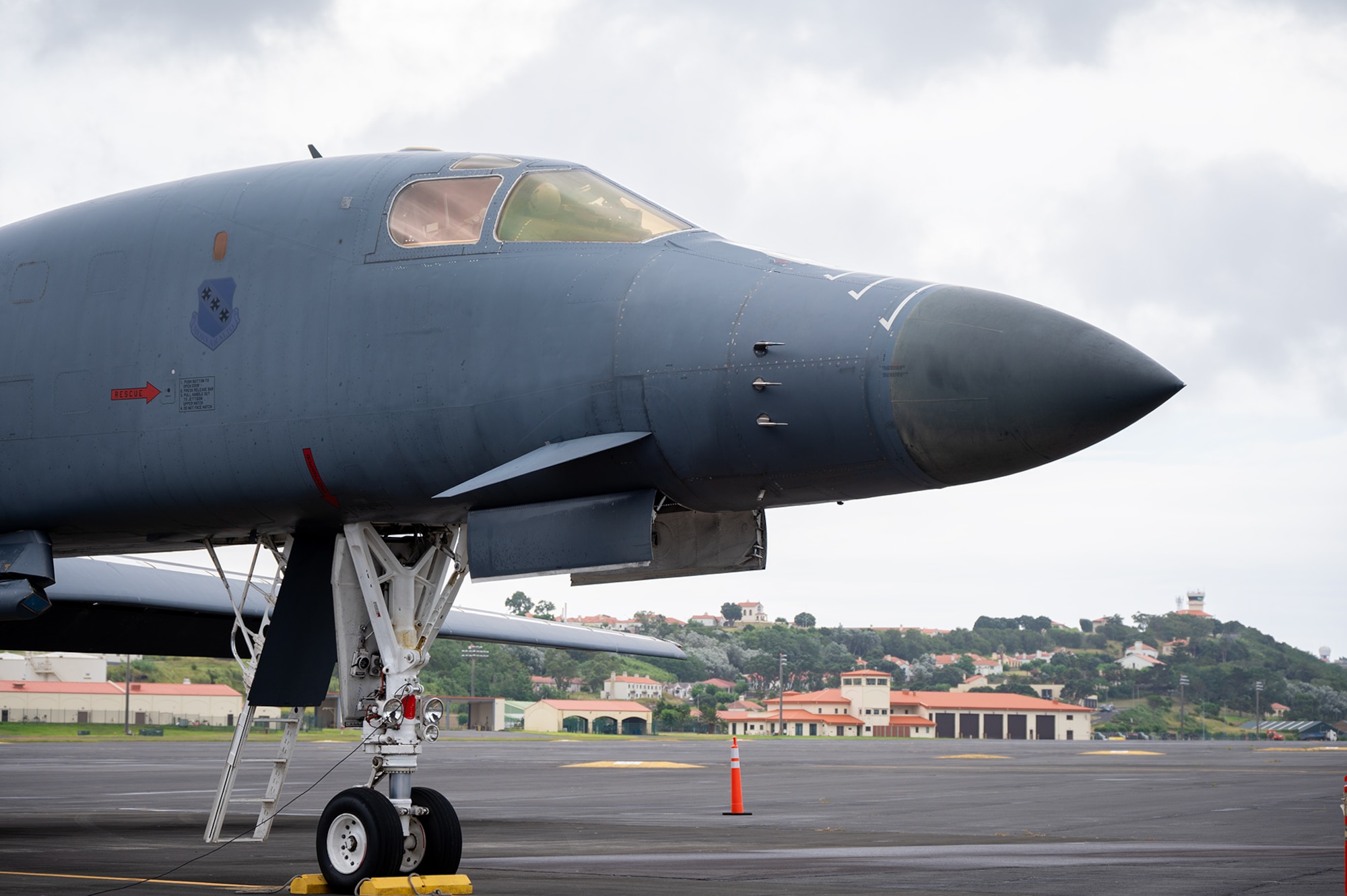 A B-1 Lancer receives fuel from a truck