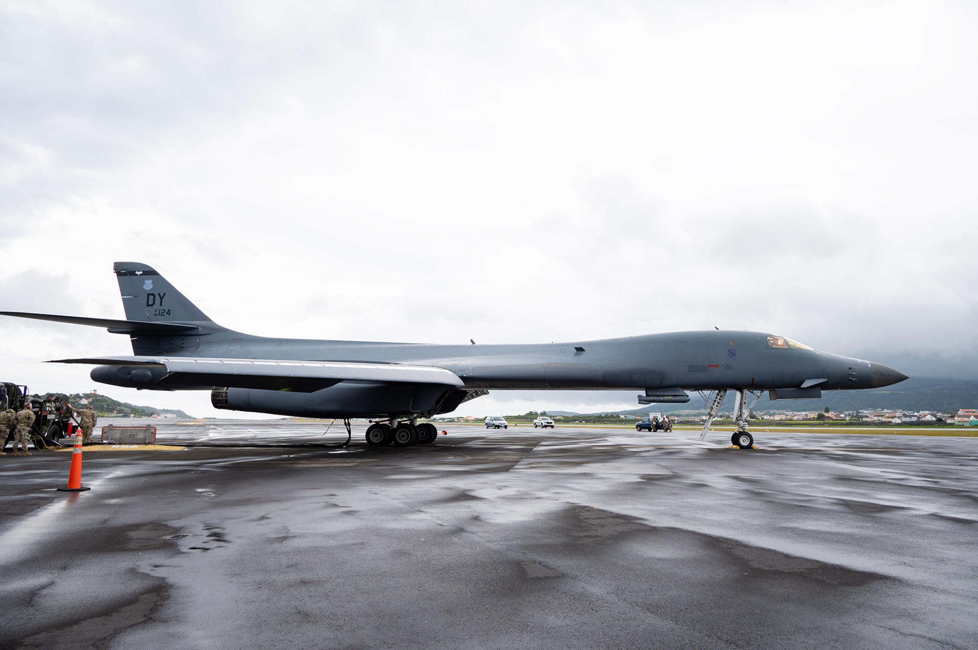 A B-1 Lancer receives fuel from a truck