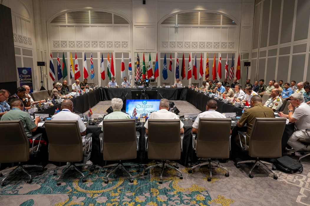 Chiefs of Defense engage in dialogue during a Chiefs of Defense Conference in Hua Hin, Thailand, Aug. 28, 2025.