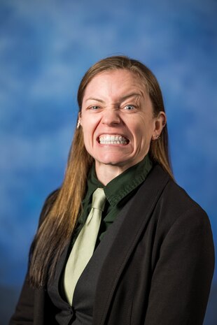 Headshot of Lauren Hanyok
