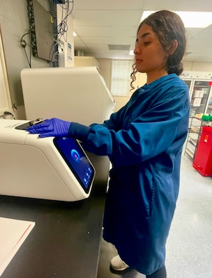 SAN DIEGO (July 21, 2025) Alannah Harnden worked as an intern at Naval Health Research Center’s (NHRC) Operational Infectious Diseases laboratory, executed experiments that analyzed protein sequencing that were analyzed on the Quantum-Si Platinum instrument. NHRC, part of Navy Medicine Research & Development, supports Navy, Marine Corps, and joint U.S. warfighter health readiness and lethality with research and development that delivers high-value, high-impact solutions to the health and readiness challenges U.S. military population faces on the battlefield, at-sea, home and abroad. (U.S. Navy photo by John Marciano)