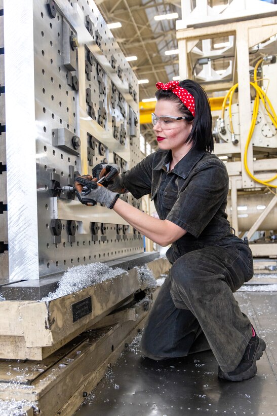 Margaret Kerr, Machinist, Shop 31, Inside Machinist
“The job itself has no identity; the people who perform it do. Without the people, the yard would be silent. Ships floating with nobody aboard. I do not consider my job to be limited to what was written on the application. I consider my job to support those around me.” (U.S. Navy photo by Wendy Hallmark)