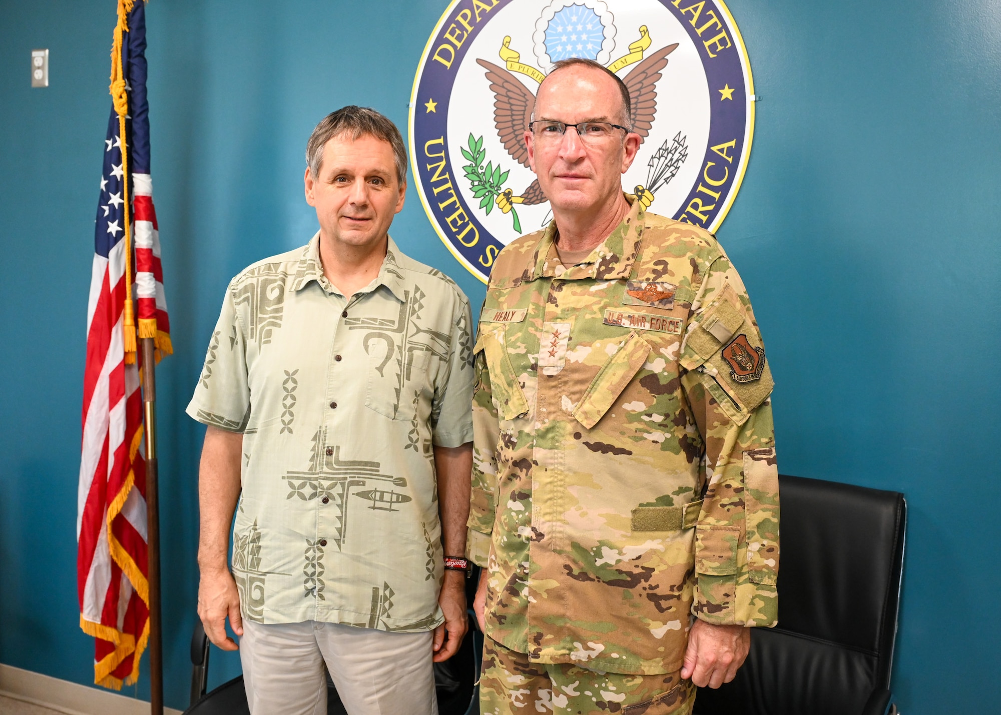 Lt. Gen. Healy and U.S. Ambassador to Palau Joel C Ehrendreich pose for a photo