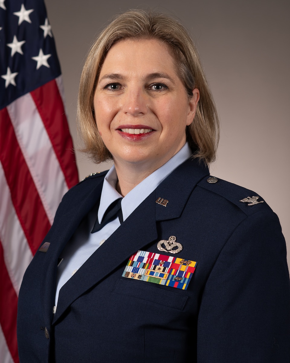 Col Patricia Hartman biography photo