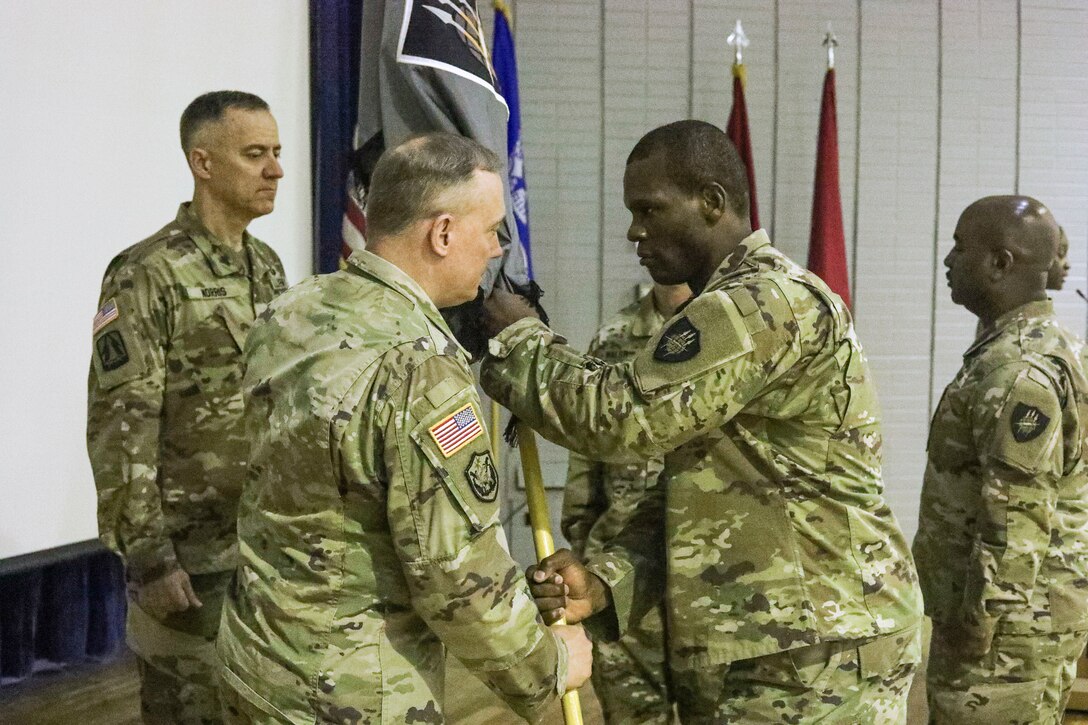Army Reserve cyber warriors attend combined ceremony welcoming new leaders