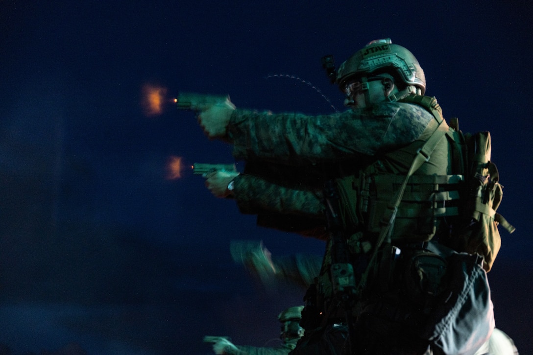 31st MEU conduct deck live-fire