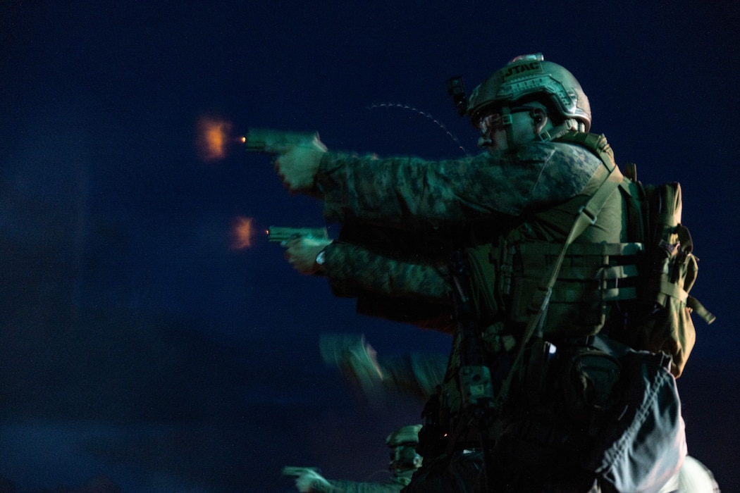 31st MEU conduct deck live-fire