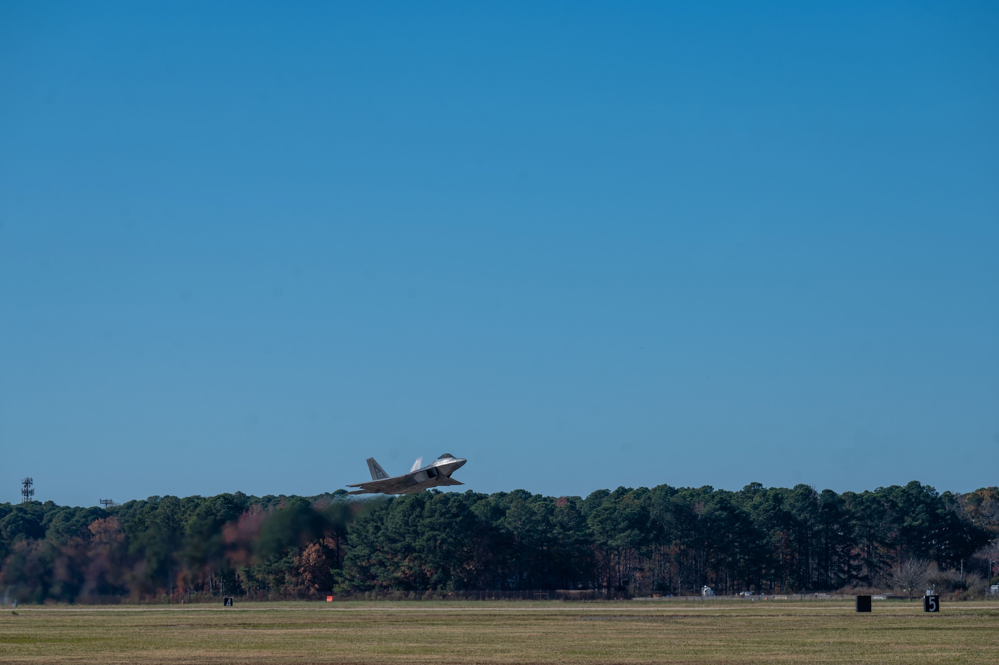 F-22 takes off