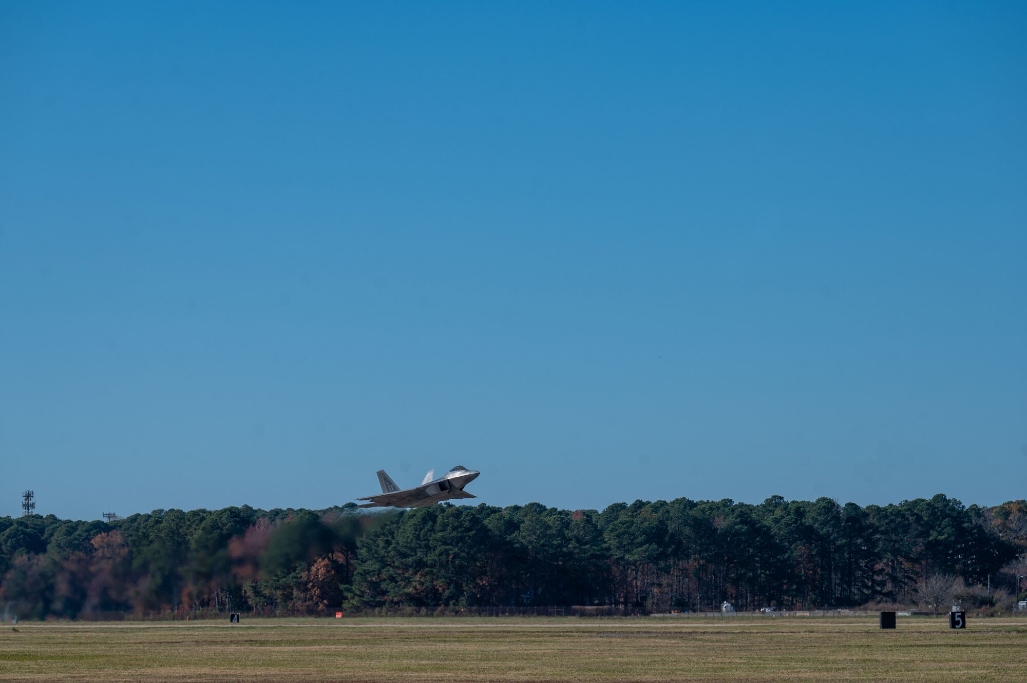 F-22 takes off