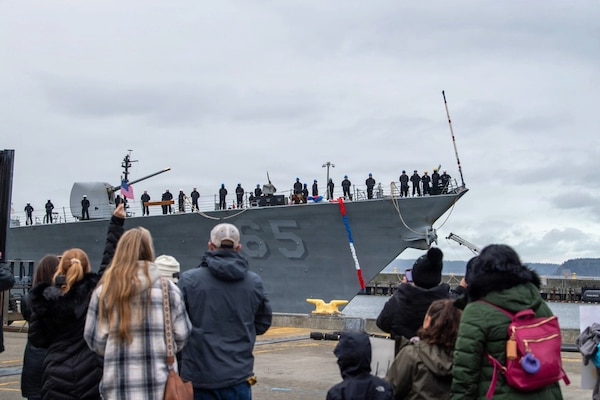 USS Benfold (DDG 65) Arrives at New Homeport
