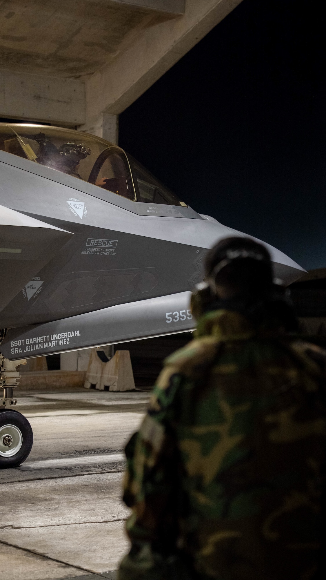 An F-35 Taxi's away.