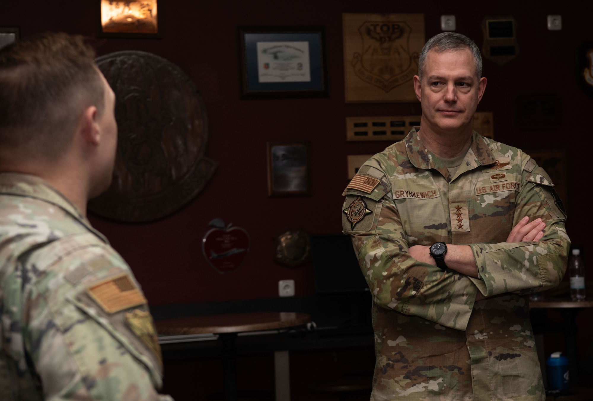 General meets with Airmen