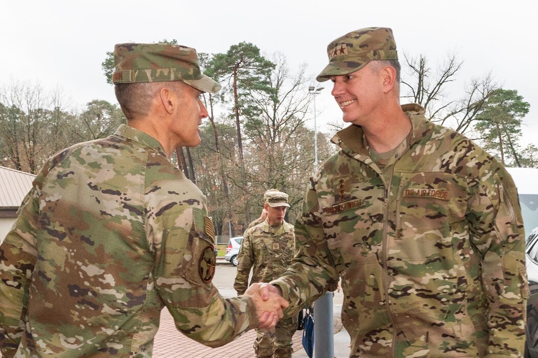 General greets EUCOM commander