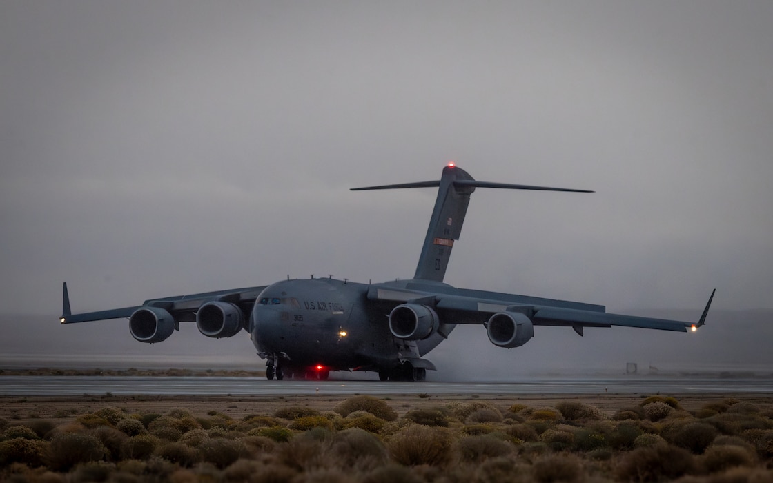 C-17 landing