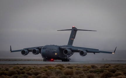 C-17 landing