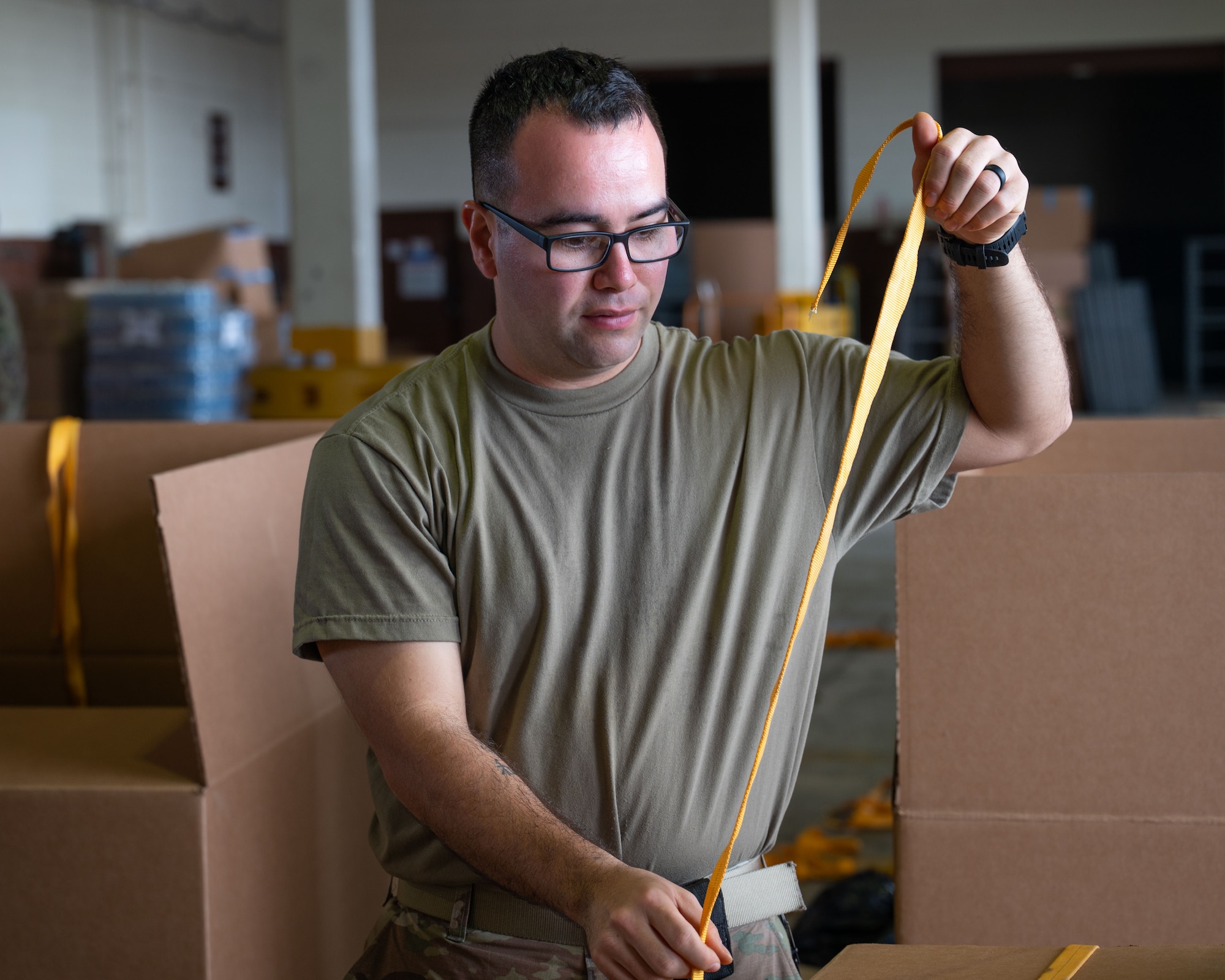 Airman secures bundle.